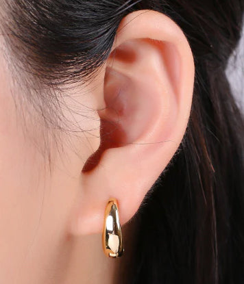 Curved Huggie Hoops